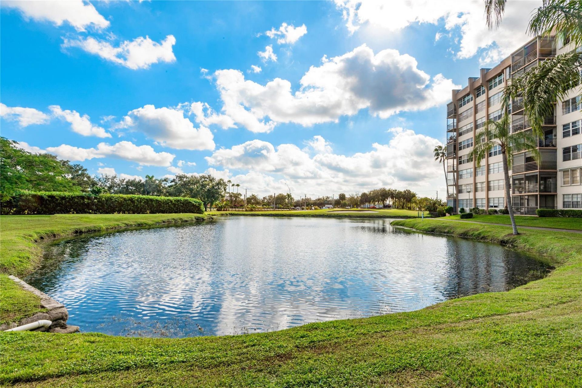 1200 Saint Charles Place, Unit L-19, Pembroke Pines, FL 33026 Photo