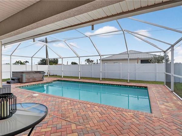 1815 NE 2nd PL, CAPE CORAL, FL 33909