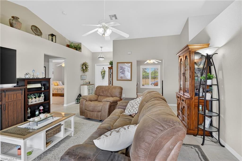 1815 NE 2nd Pl, Cape Coral, FL 33909 Photo