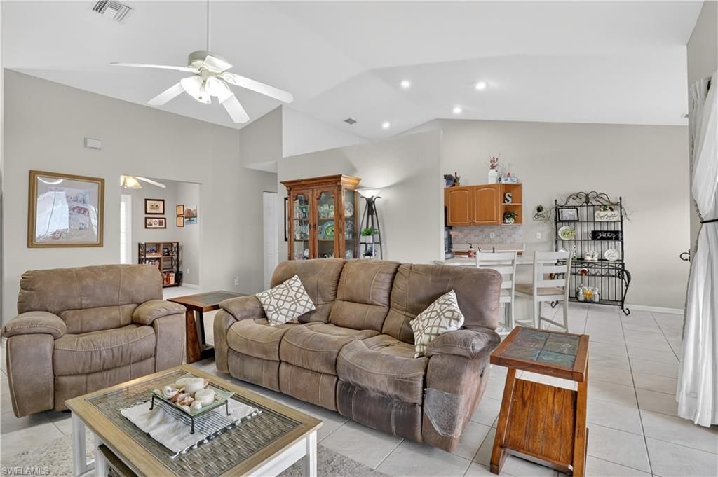 1815 NE 2nd Pl, Cape Coral, FL 33909 Photo