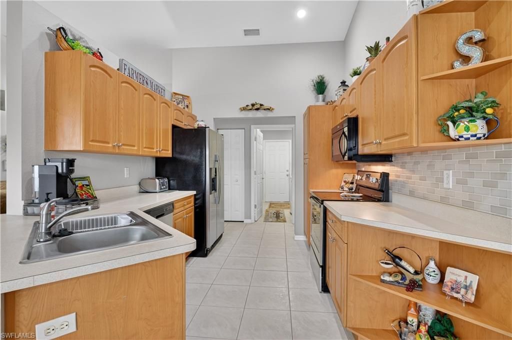 1815 NE 2nd Pl, Cape Coral, FL 33909 Photo