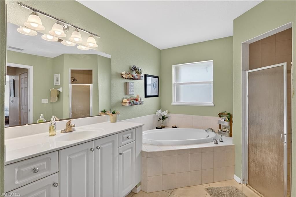 1815 NE 2nd Pl, Cape Coral, FL 33909 Photo