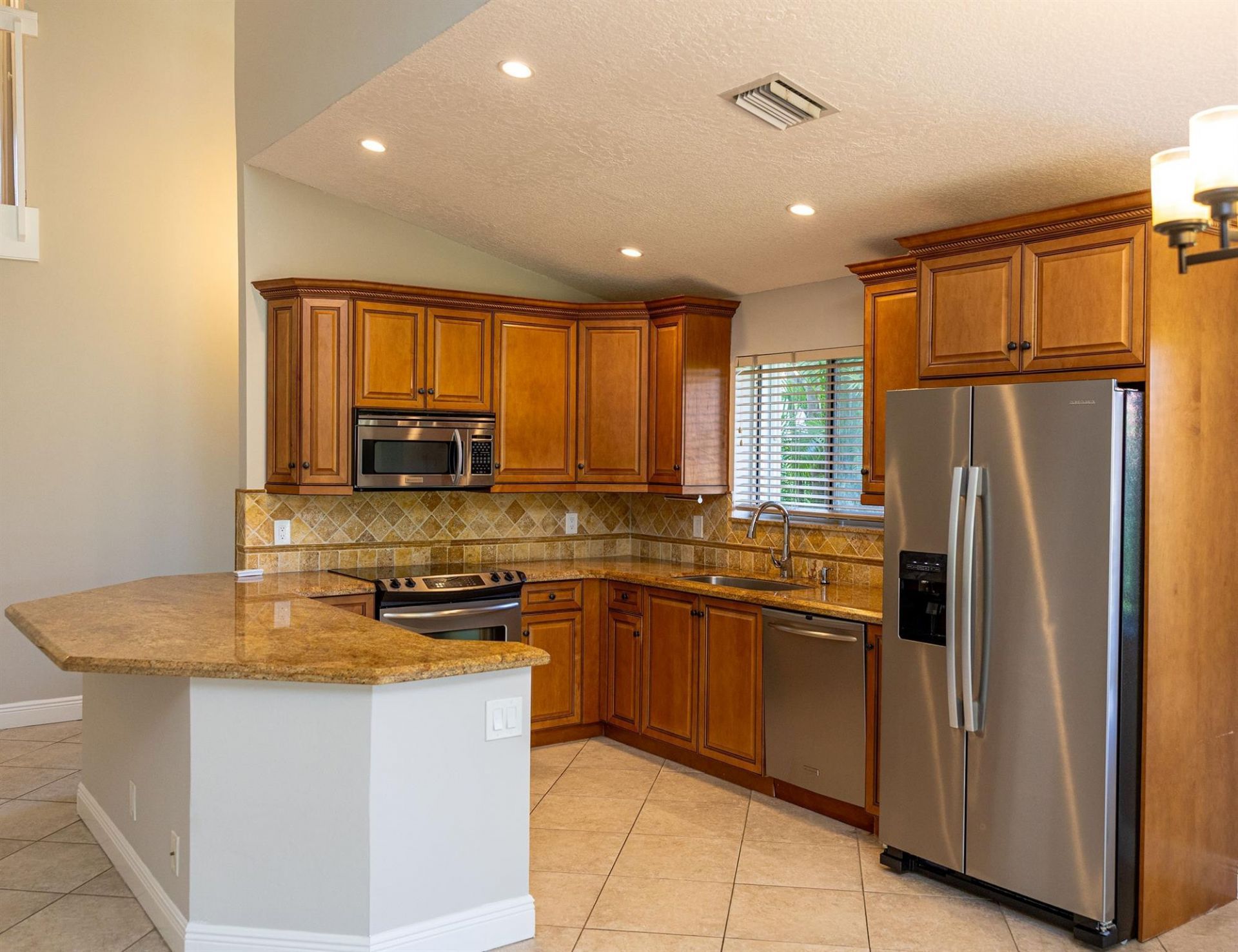 7326 Pinewalk Drive, Unit 7326, Margate, FL 33063 Photo