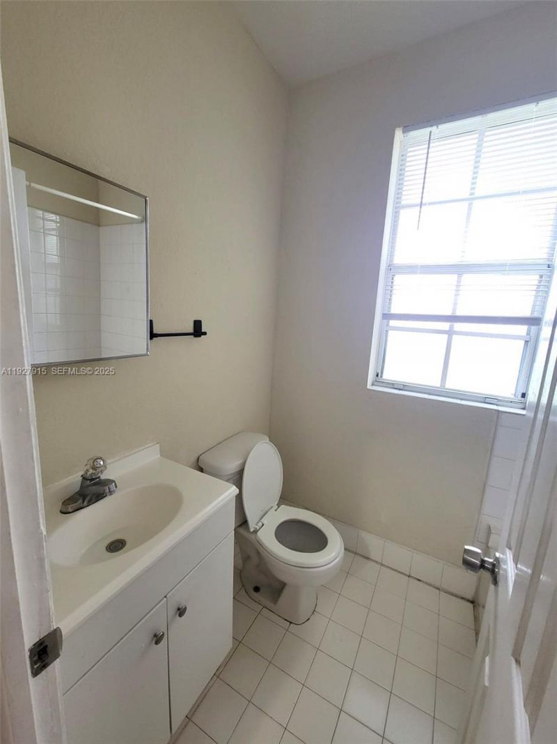 237 NW 10th Ave, Unit 1, Miami, FL 33128 Photo