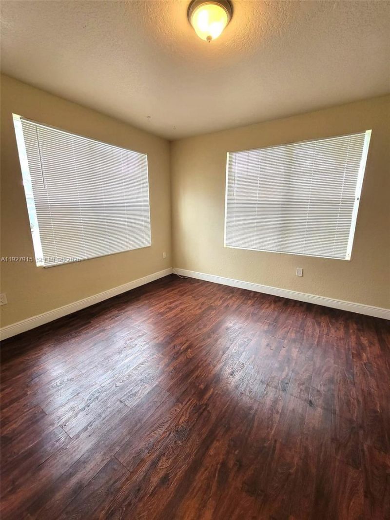 237 NW 10th Ave, Unit 1, Miami, FL 33128 Photo