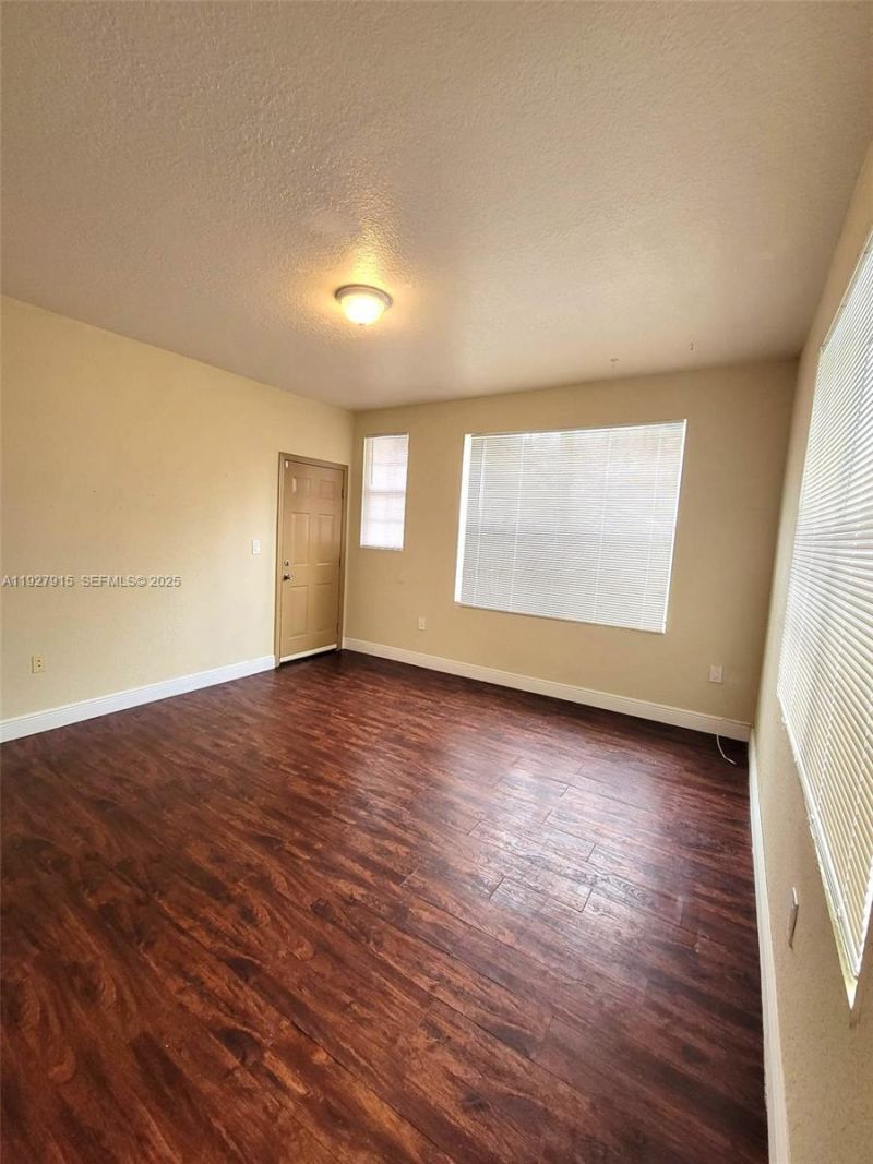 237 NW 10th Ave, Unit 1, Miami, FL 33128 Photo