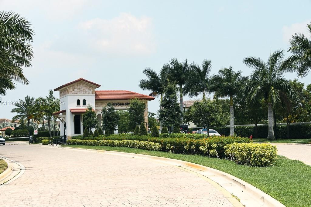 3434 W 104th Ter, Hialeah, FL 33018 Photo