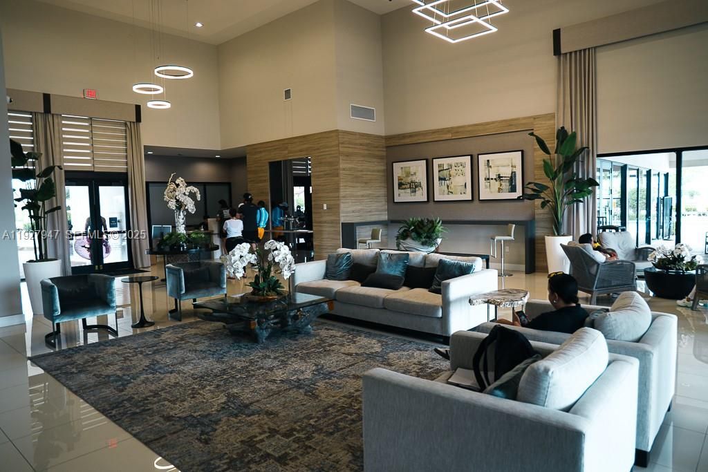 3434 W 104th Ter, Hialeah, FL 33018 Photo