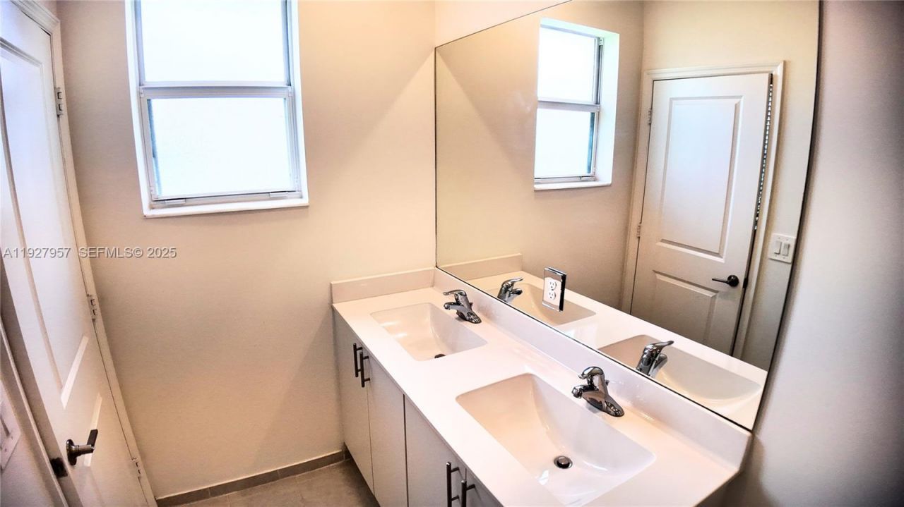 1668 SE 26th Ter, Unit 1668, Homestead, FL 33035 Photo