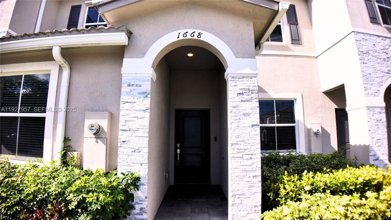 1668 SE 26th Ter, Unit 1668, Homestead, FL 33035 Photo