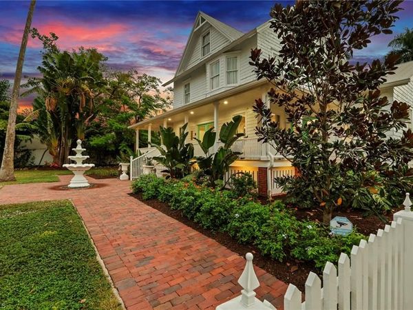 2582 1st ST, FORT MYERS, FL 33901