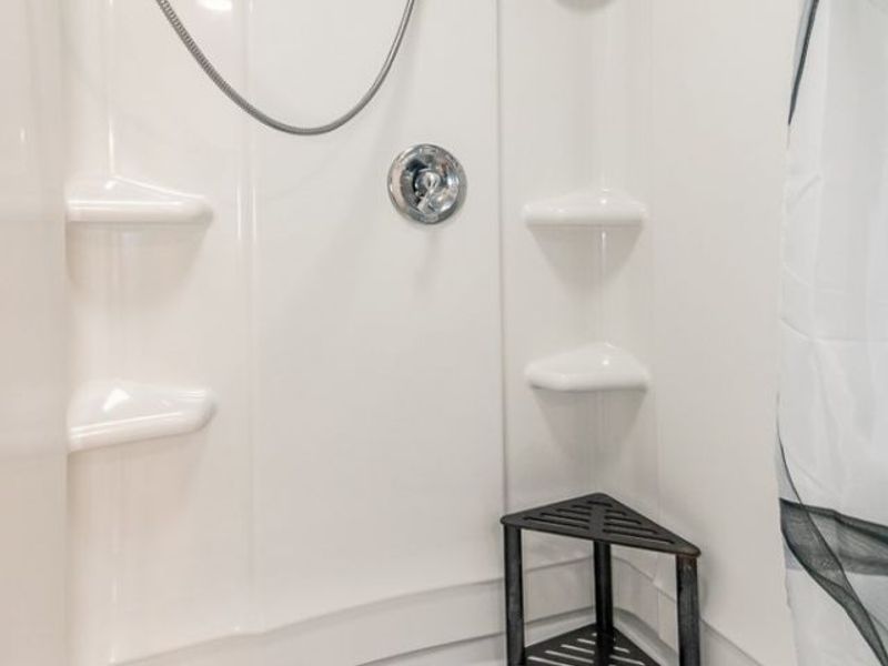 7634 Pinehurst Drive, Mentor on the Lake, OH 44060 Photo 17