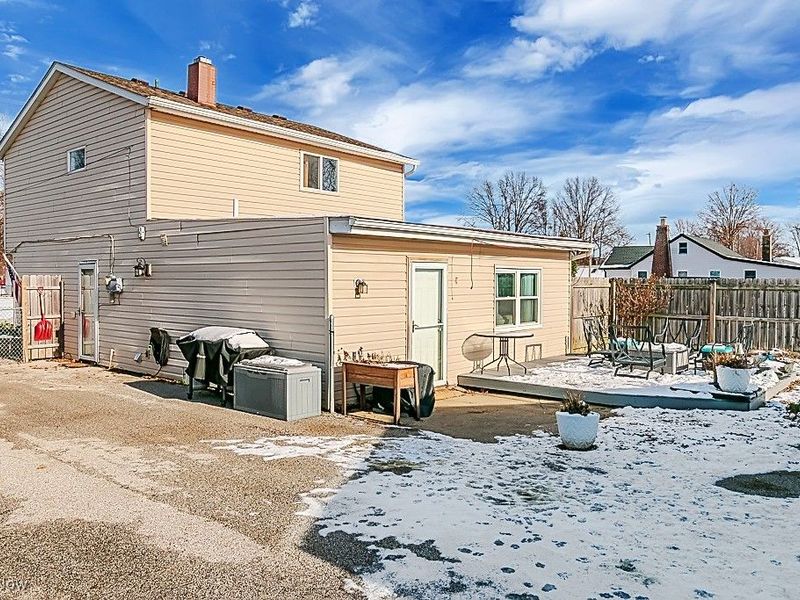 7634 Pinehurst Drive, Mentor on the Lake, OH 44060 Photo 2