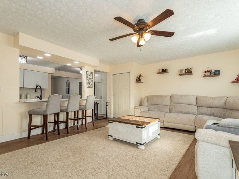 7634 Pinehurst Drive, Mentor on the Lake, OH 44060 Photo 5