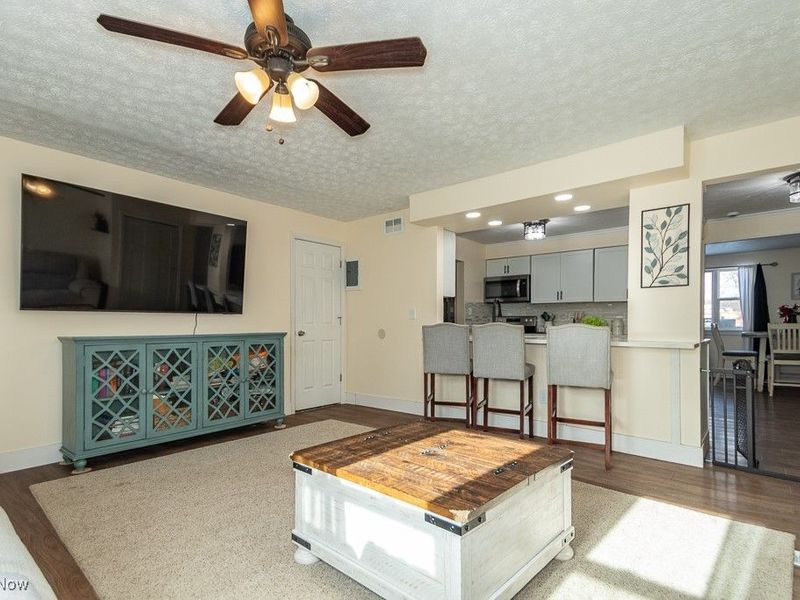 7634 Pinehurst Drive, Mentor on the Lake, OH 44060 Photo 9