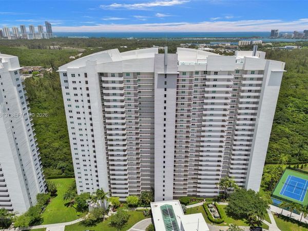 15051 Royal Oaks Ln, Unit 2601, North Miami, FL 33181