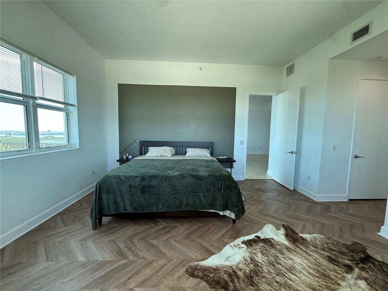 15051 Royal Oaks Ln, Unit 2601, North Miami, FL 33181 Photo