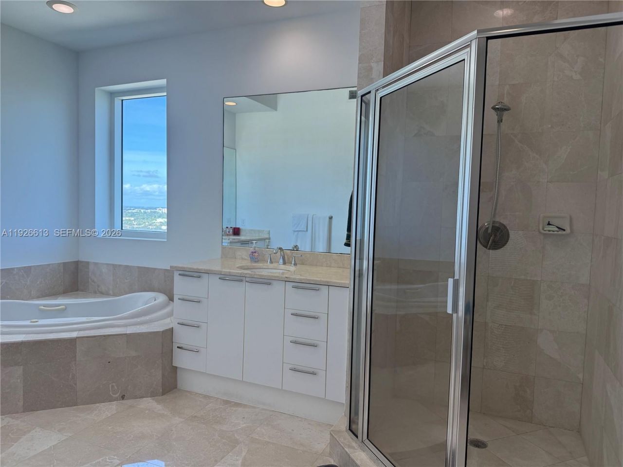 15051 Royal Oaks Ln, Unit 2601, North Miami, FL 33181 Photo