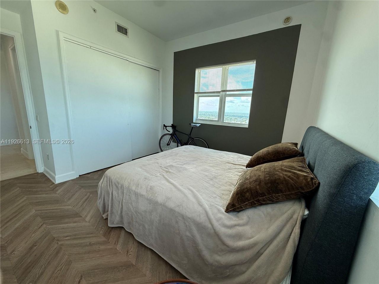 15051 Royal Oaks Ln, Unit 2601, North Miami, FL 33181 Photo