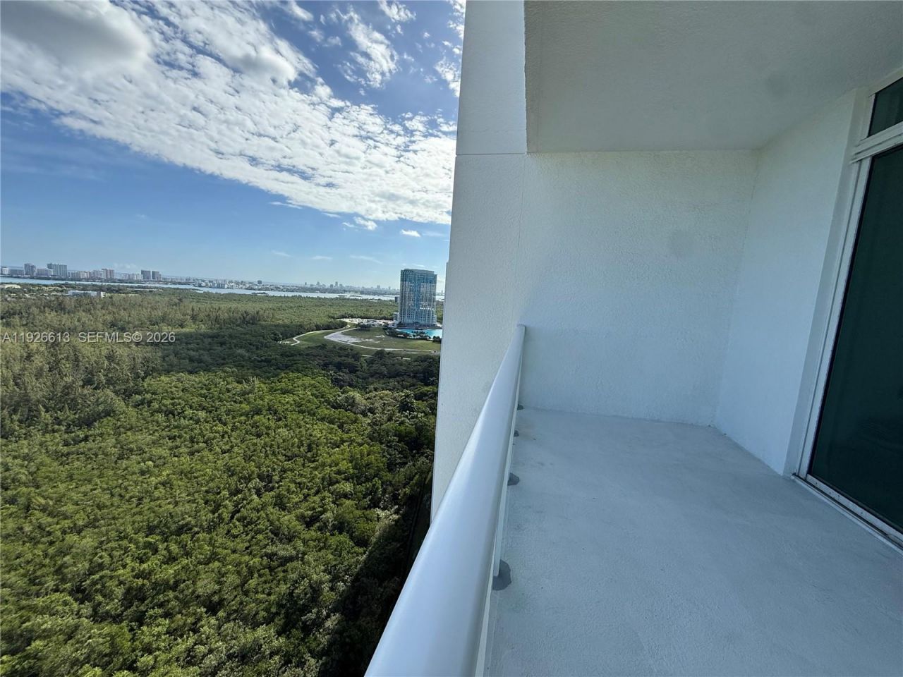 15051 Royal Oaks Ln, Unit 2601, North Miami, FL 33181 Photo
