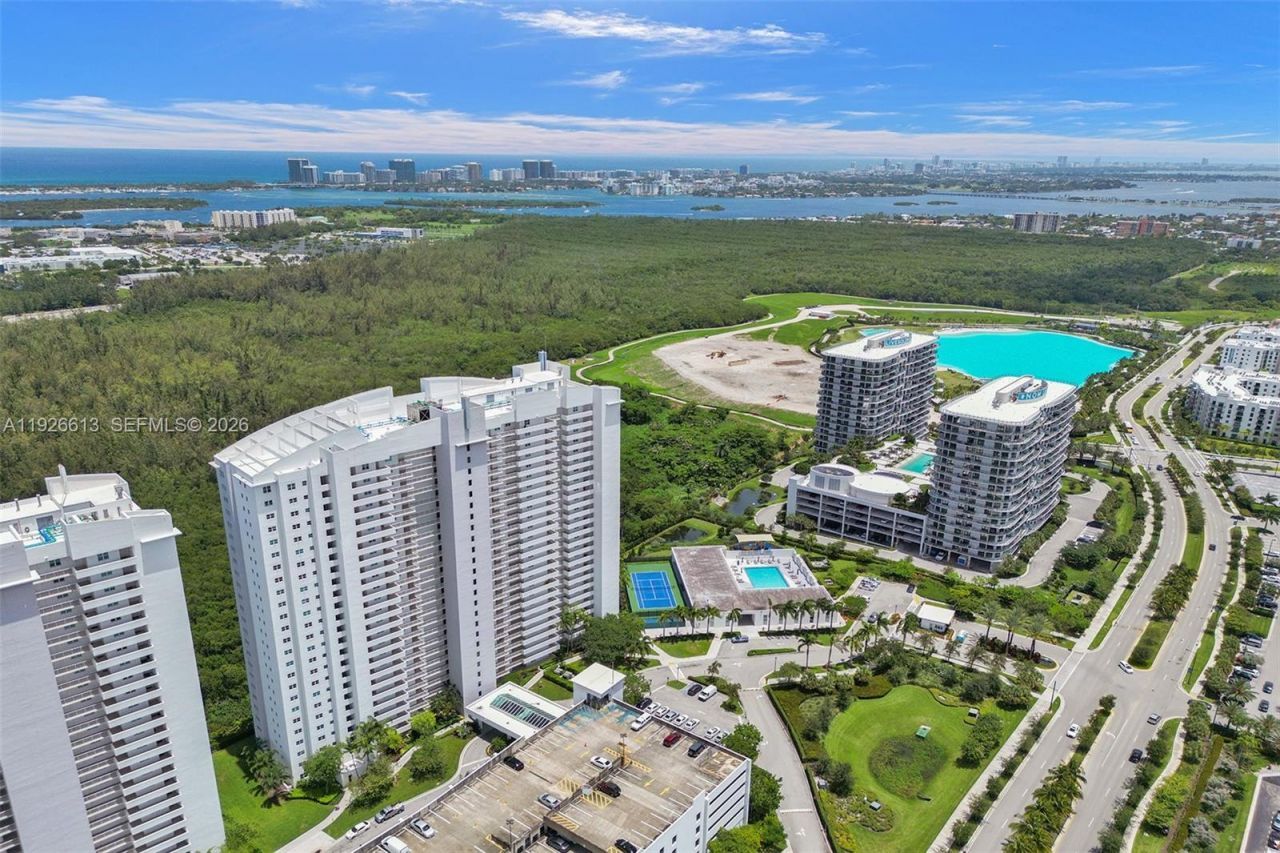 15051 Royal Oaks Ln, Unit 2601, North Miami, FL 33181 Photo