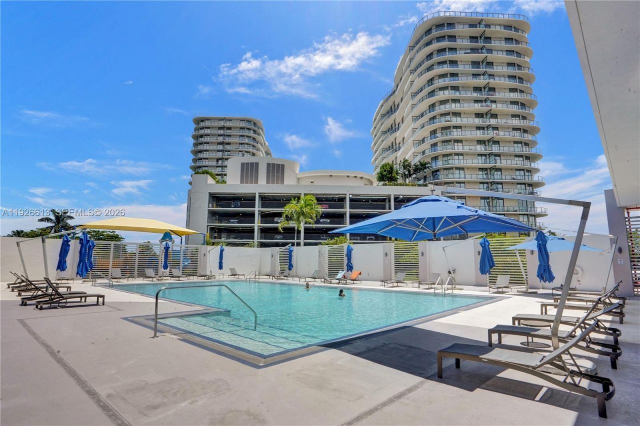 15051 Royal Oaks Ln, Unit 2601, North Miami, FL 33181 Photo