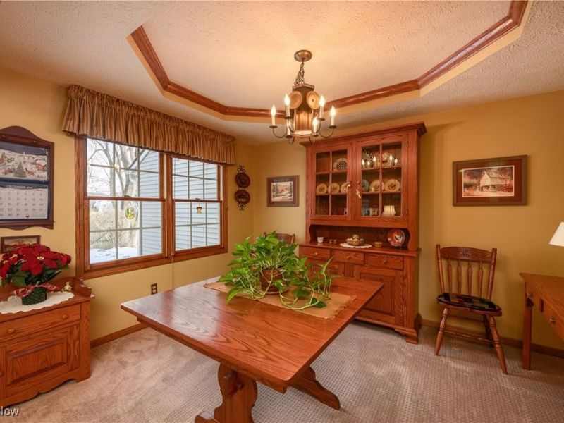 677 Sally Circle, Wadsworth, OH 44281 Photo 10