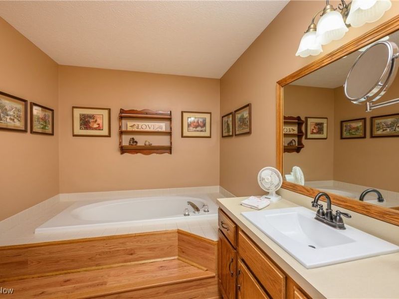 677 Sally Circle, Wadsworth, OH 44281 Photo 14