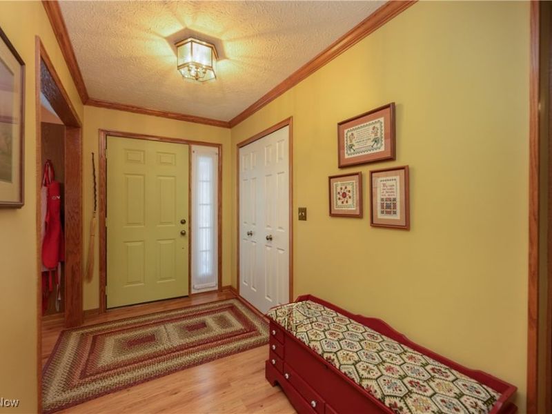 677 Sally Circle, Wadsworth, OH 44281 Photo 2