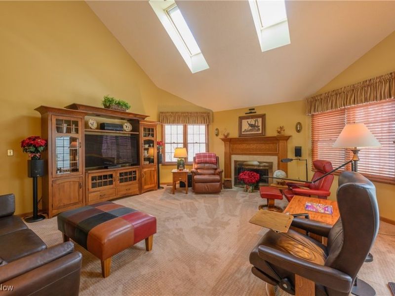 677 Sally Circle, Wadsworth, OH 44281 Photo 3