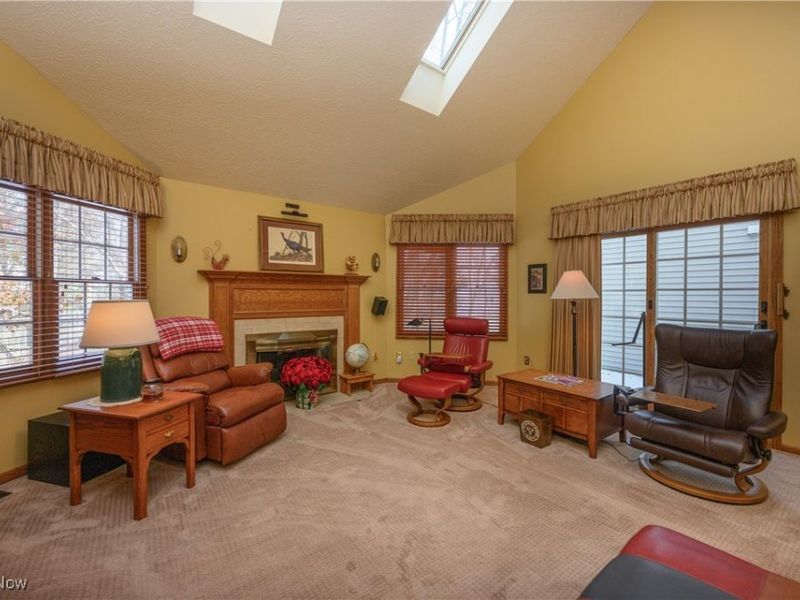 677 Sally Circle, Wadsworth, OH 44281 Photo 4