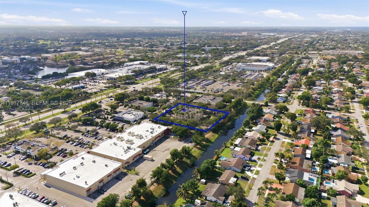 8527 Pines Blvd, Pembroke Pines, FL 33024 Photo