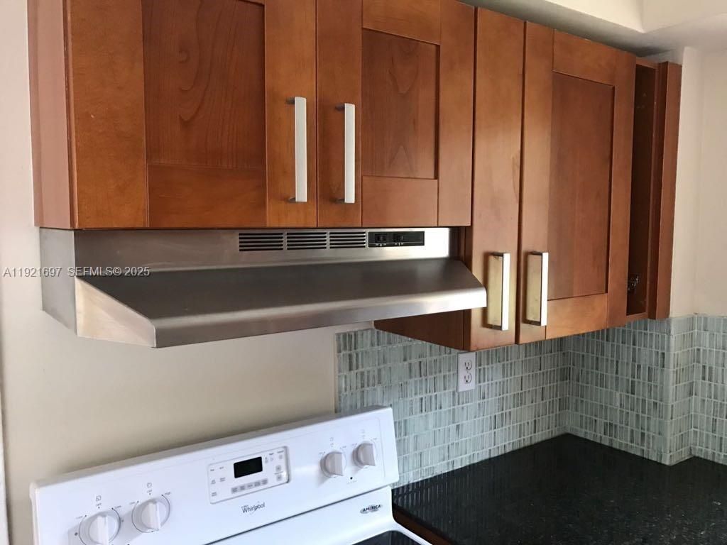 1450 NE 191st St, Unit 101, Miami, FL 33179 Photo