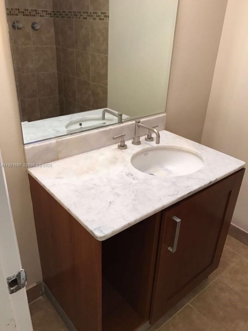 1450 NE 191st St, Unit 101, Miami, FL 33179 Photo