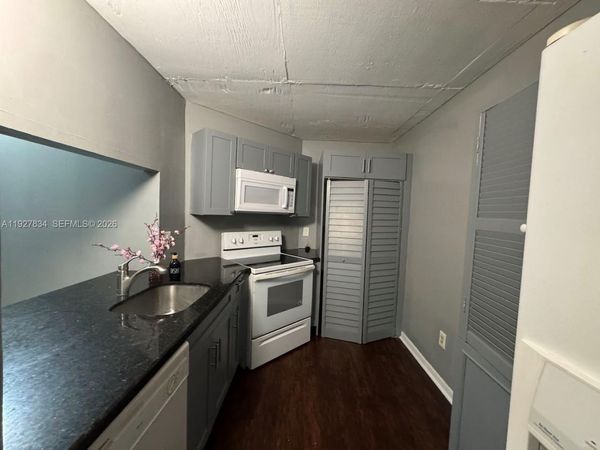 855 NE 209th St, Unit 102-34, Miami, FL 33179