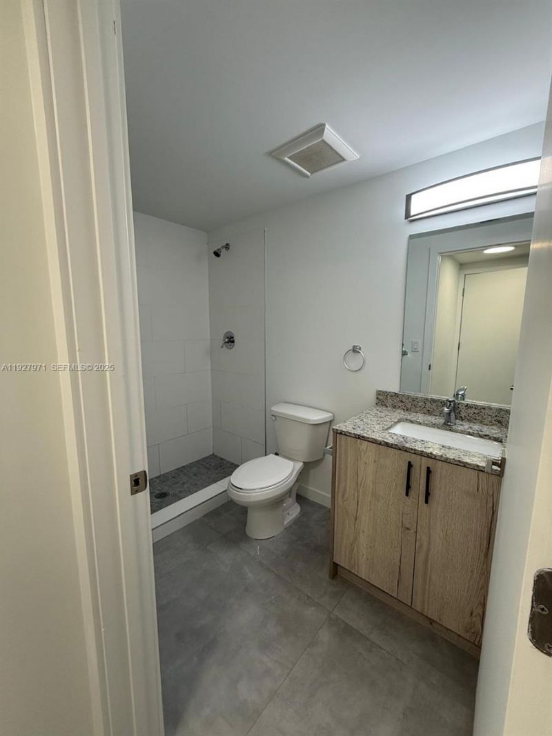 14752 NE 6th Ave, Unit 205, Miami, FL 33161 Photo