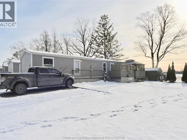 15895 Longwoods Road , Zone Township, ON N0P1C0