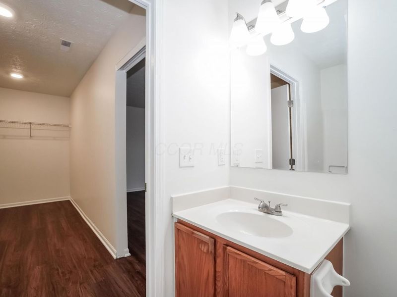 7523 Canal Highlands Boulevard, Canal Winchester, OH 43110 Photo 13