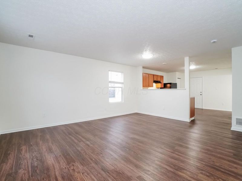 7523 Canal Highlands Boulevard, Canal Winchester, OH 43110 Photo 3