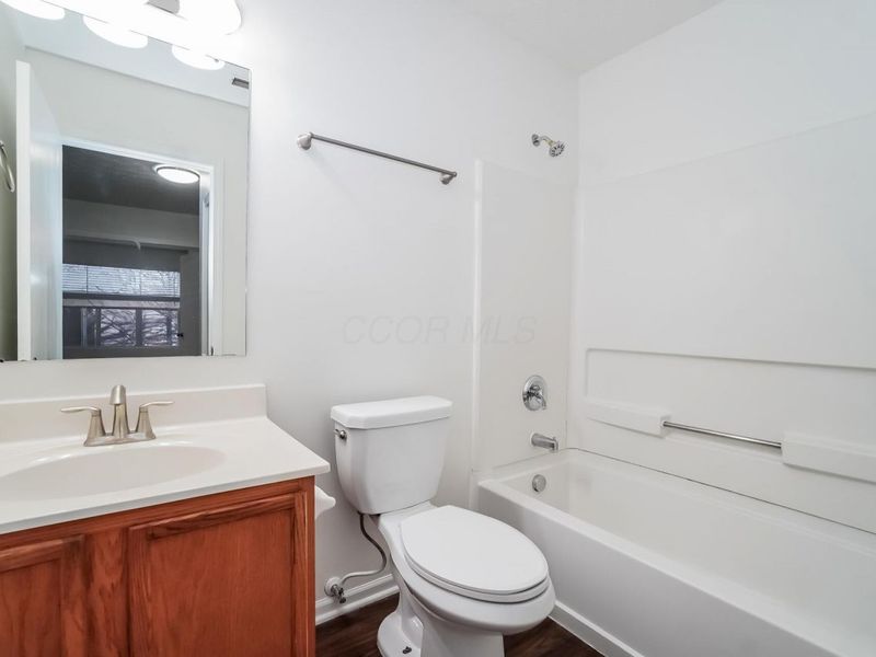 7523 Canal Highlands Boulevard, Canal Winchester, OH 43110 Photo 9