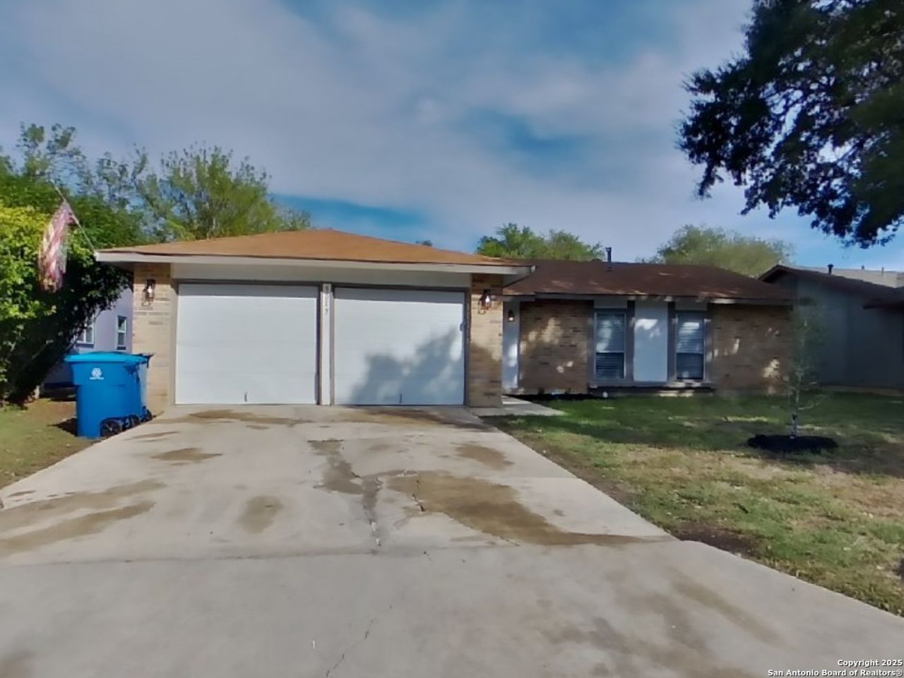 5015 Walt Schirra, Kirby, TX 78219 Main Photo