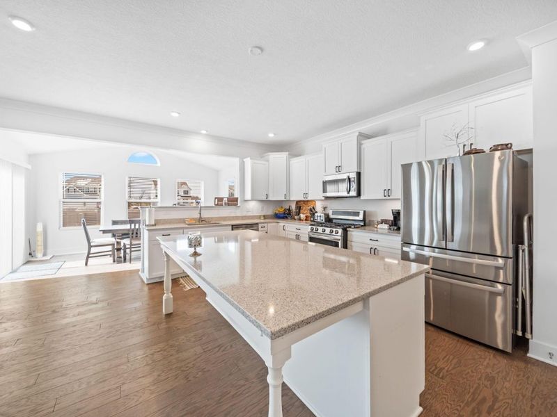 507 Walker Pointe Drive, Commercial Point, OH 43116 Photo 5