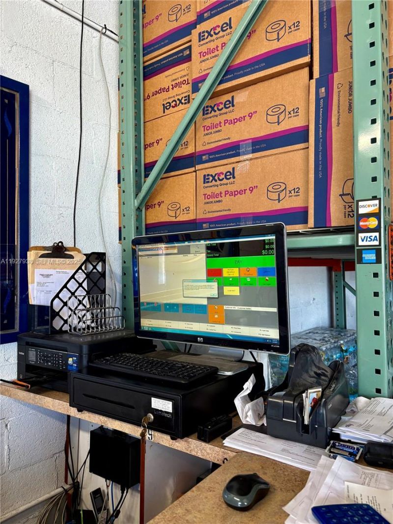 7441 NW 72nd Ave, Medley, FL 33166 Photo