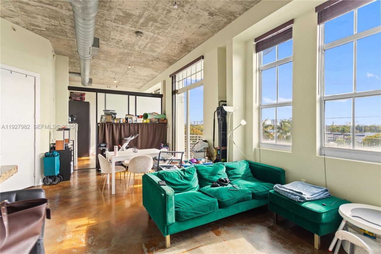 1789 NE Miami Gardens Dr, Unit W403, Miami, FL 33179 Photo