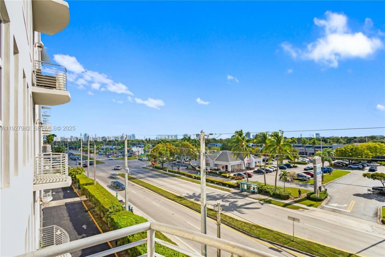 1789 NE Miami Gardens Dr, Unit W403, Miami, FL 33179 Photo