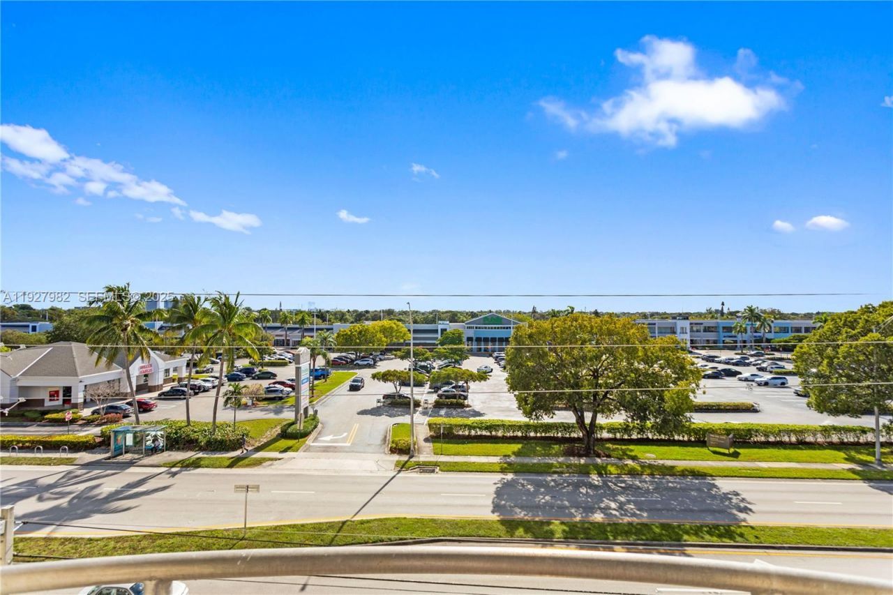 1789 NE Miami Gardens Dr, Unit W403, Miami, FL 33179 Photo