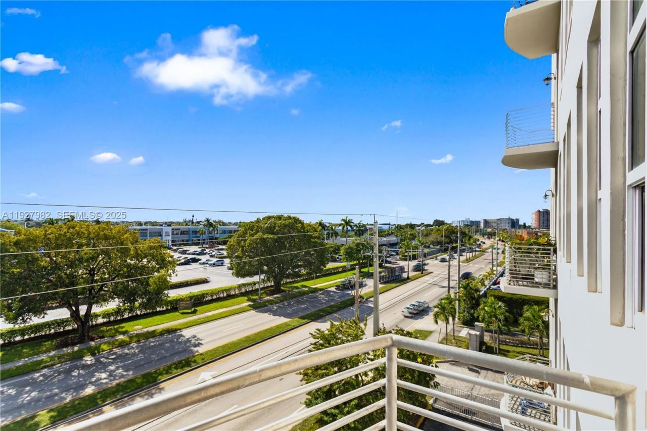 1789 NE Miami Gardens Dr, Unit W403, Miami, FL 33179 Photo