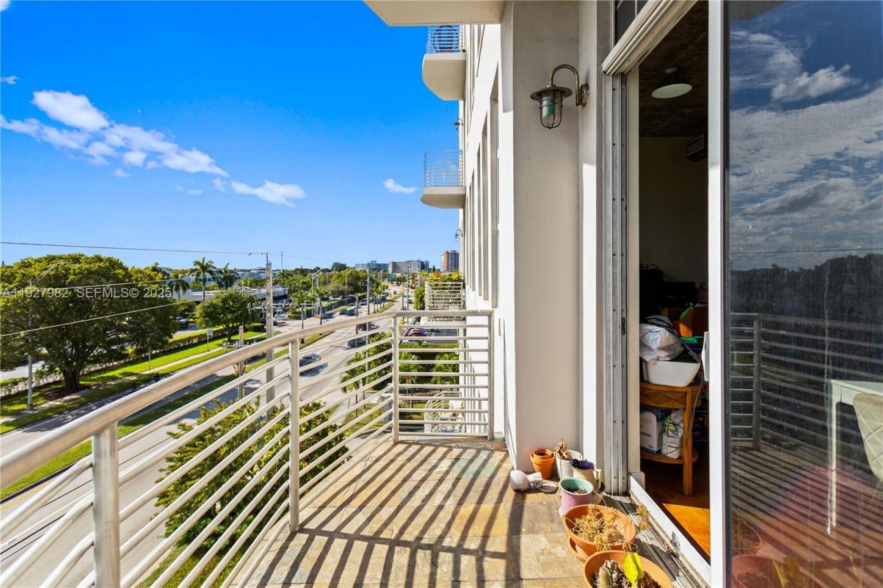 1789 NE Miami Gardens Dr, Unit W403, Miami, FL 33179 Photo