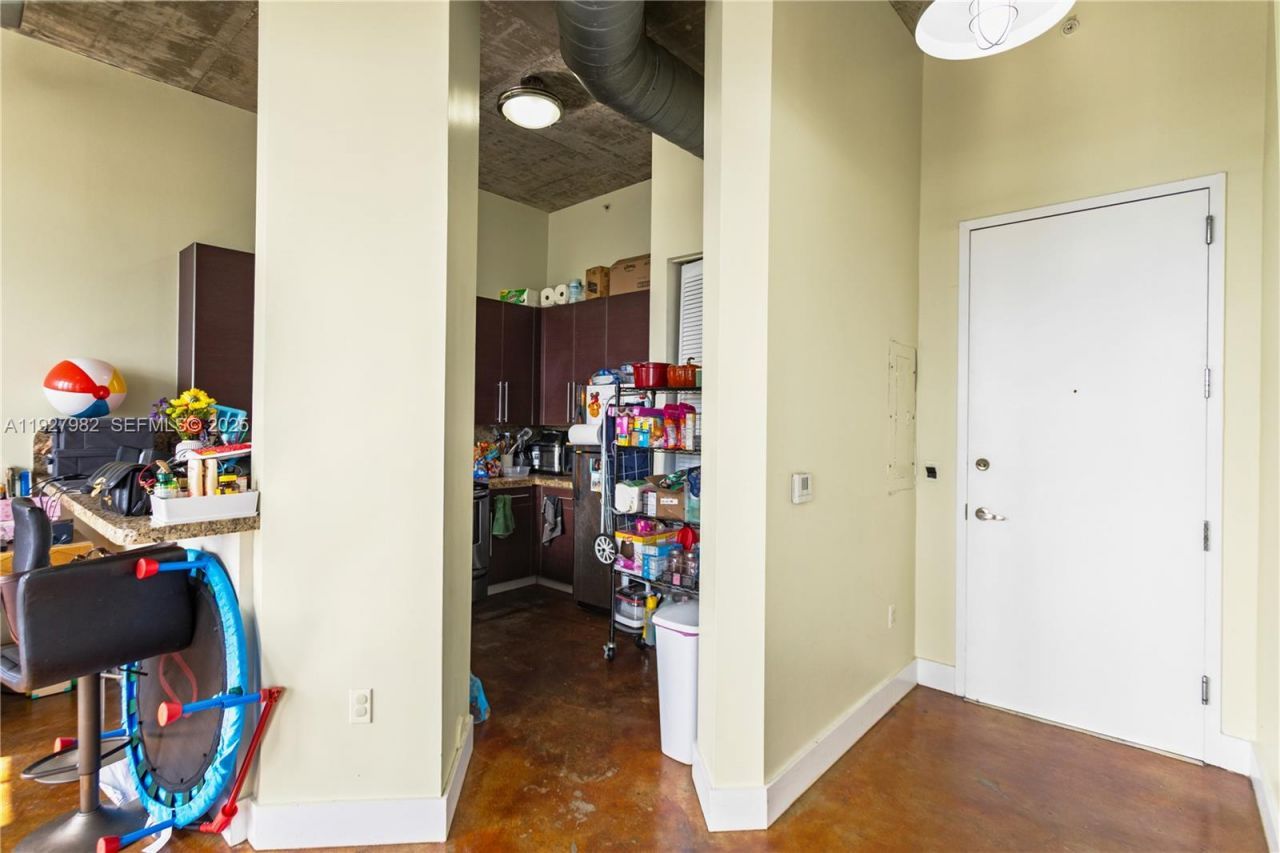 1789 NE Miami Gardens Dr, Unit W403, Miami, FL 33179 Photo