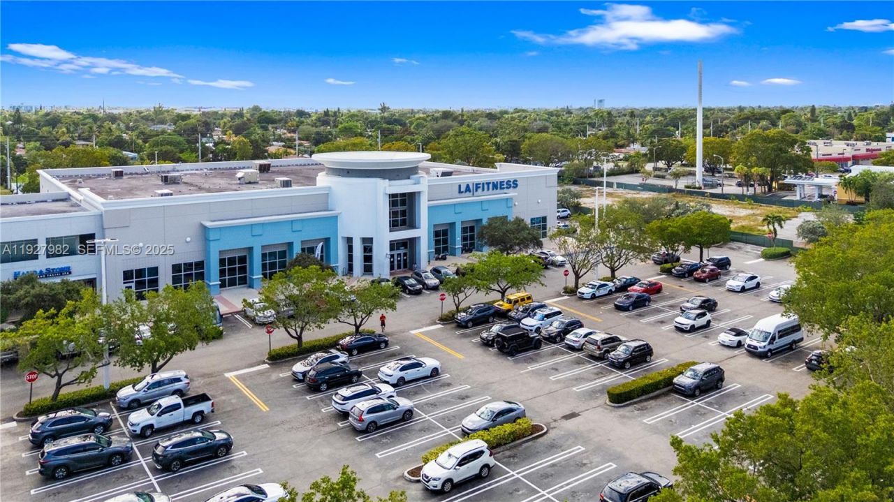 1789 NE Miami Gardens Dr, Unit W403, Miami, FL 33179 Photo